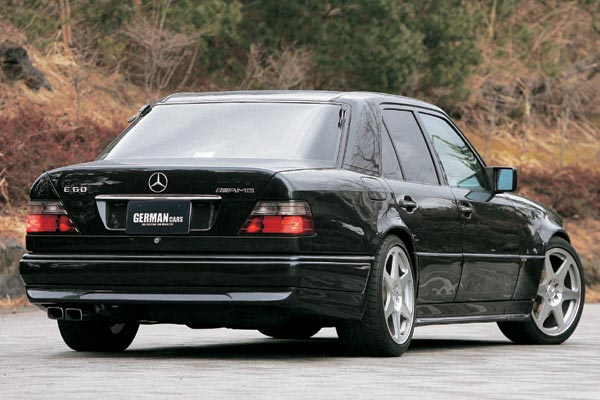 фото №5, Mercedes w124 нова скло задня зад sedan клеєна