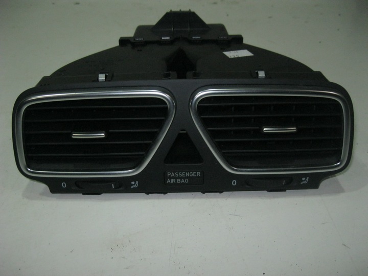 фото №1, Vw scirocco середня решітка повітропровід 1q0819735c