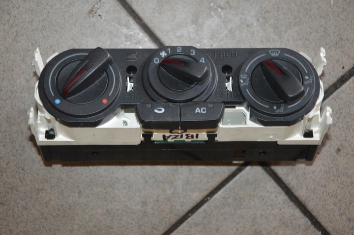 фото №1, Seat ibiza 6j панель повітропровід 6j0820045a