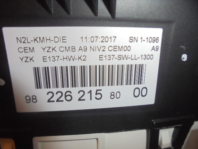 фото №3, Peugeot 2008 рестайлинг панель приборов 9822621580 европа