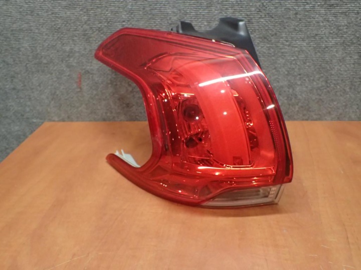 light rear part rear left PEUGEOT 2008 013-016