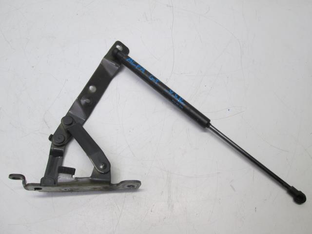 фото №1, Петля привод крышки задняя alfa romeo gt 06r