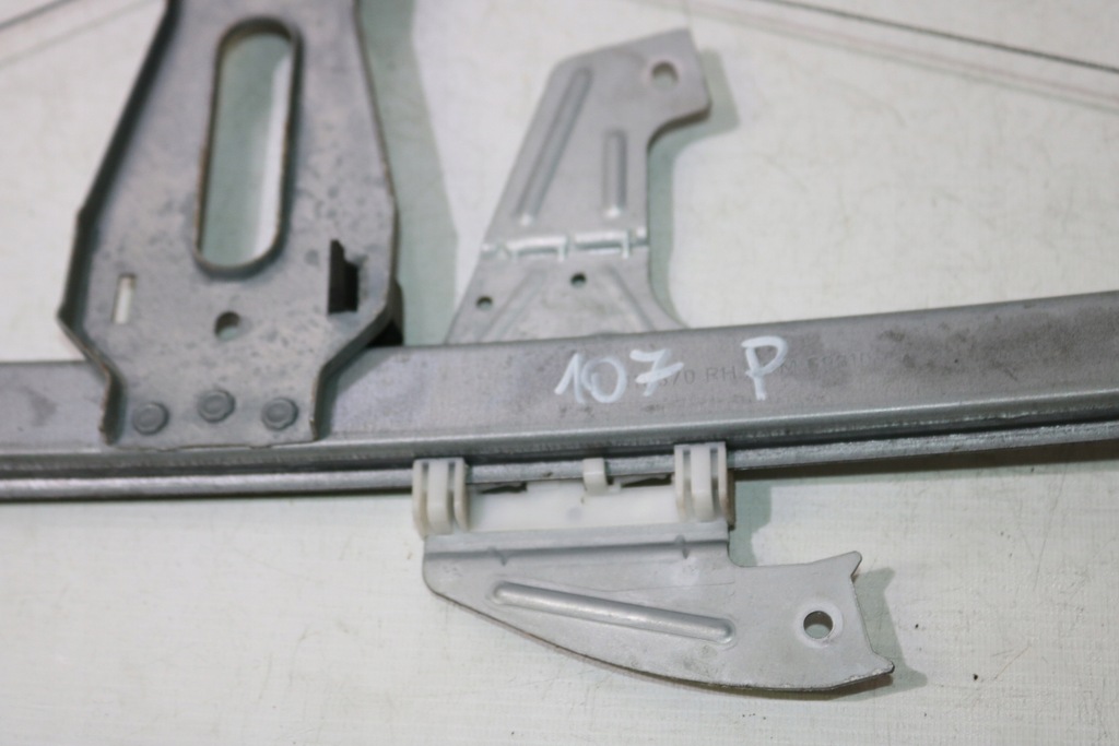 фото №4, Підйомник скло правий перед peugeot 107