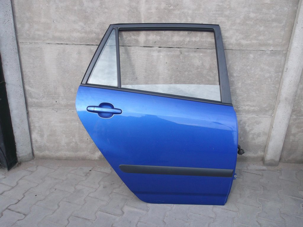 фото №1, Двері праве задня toyota corolla verso 8q1 -доставка-