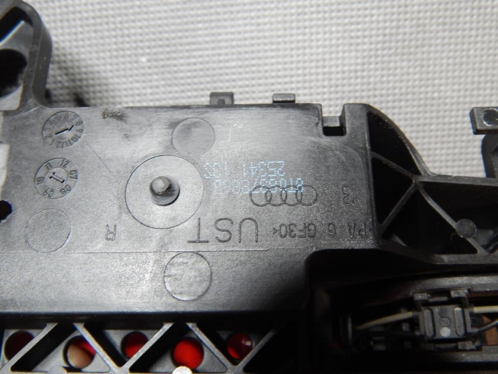 фото №2, Audi a4 s4 8k ручка наружная правый перед lz3m