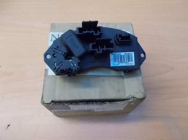 фото №1, Регулятор напряжения mercedes 169