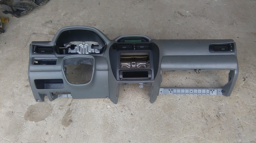 фото №1, Mitsubishi space runner 99-02 консоль панель приладів