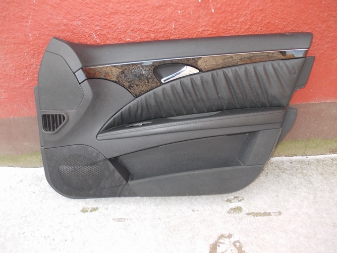 фото №1, Оббивка двері mercedes w211 eu права комплектна