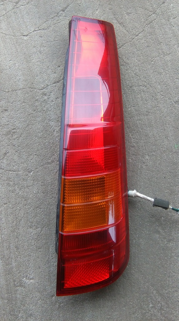 фото №1, Mitsubishi space runner 99-02 лампа права задня задній