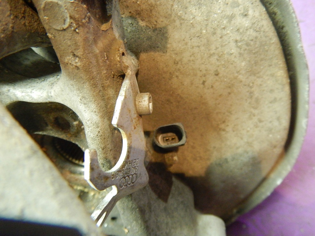 фото №5, Audi q5 поворотный кулак ступица рычаг задняя задняя правая