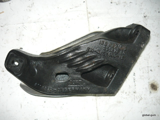 Купить Кронштейн двигателя правая 6770044 bmw e90