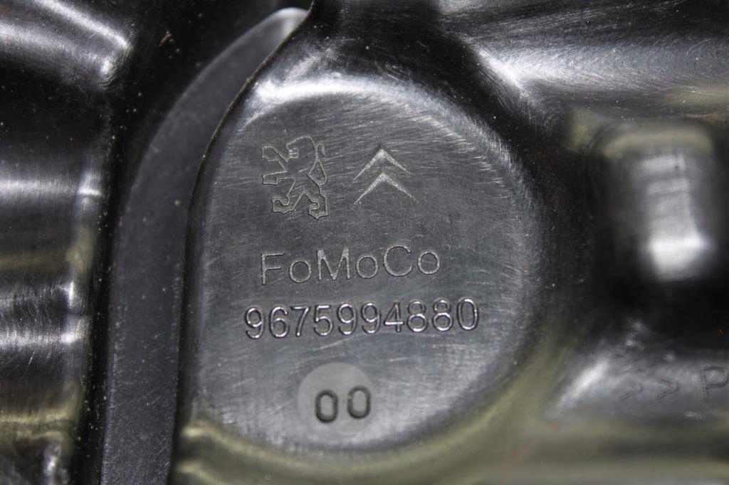 фото №4, Freelander ii 2.2td4 заливная горловина масла 9675994880