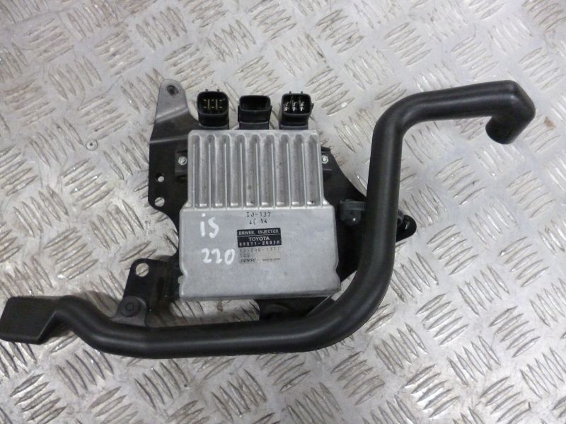 фото №1, Lexus is 220 2010 блок керування форсунок