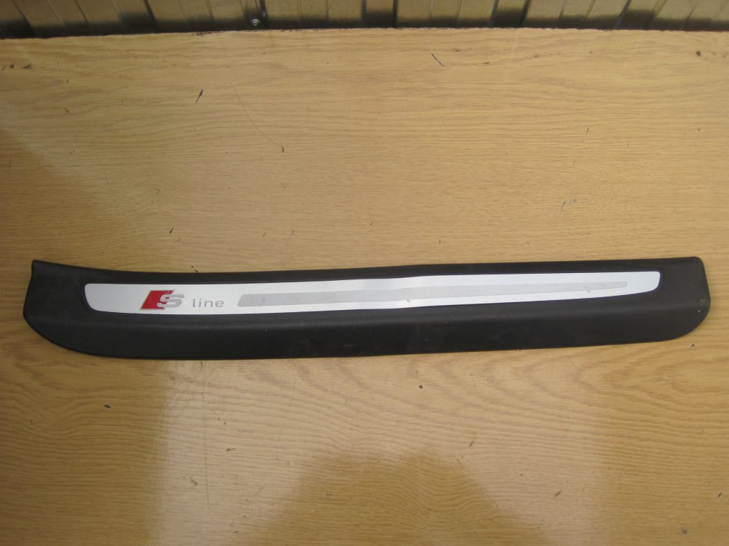 фото №1, Audi q7 s-line молдинг поріг правий перед 4l0
