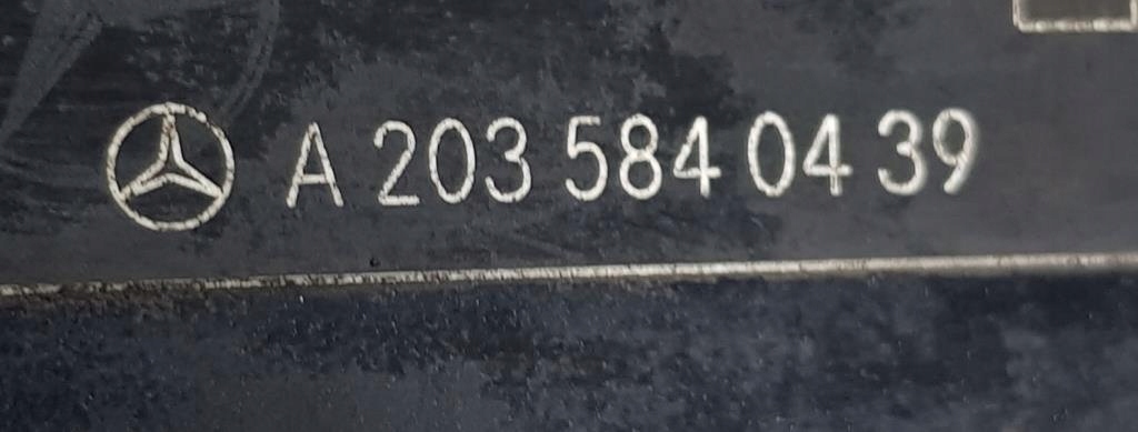 Кришка заливної пального mercedes w203 a2035840439 Оригінал