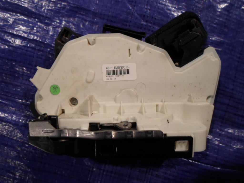 Купить Vw seat замок дверь левый задний  6v0839015