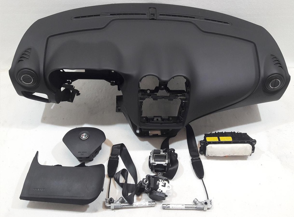 фото №1, Alfa romeo mito панель приладів панель приладів подушки безпеки подушка безпеки