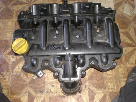 фото №1, Renault master 2.5dci крышка клапанов крышка