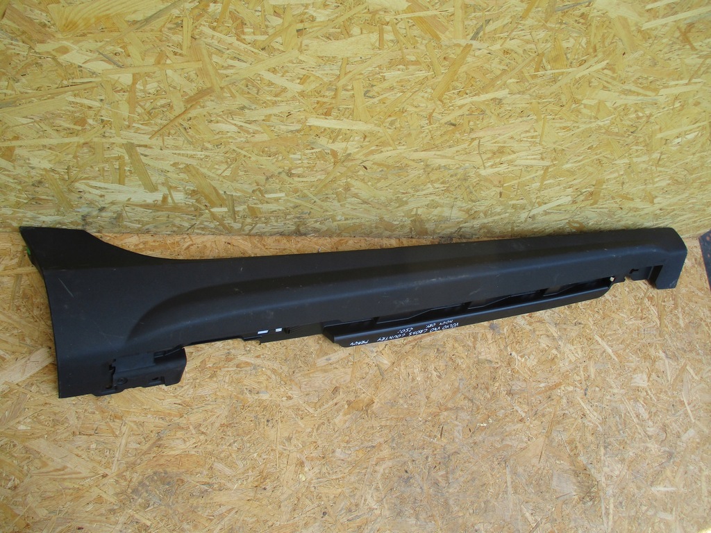 фото №1, Volvo v40 cross country порог правый новый оригинал