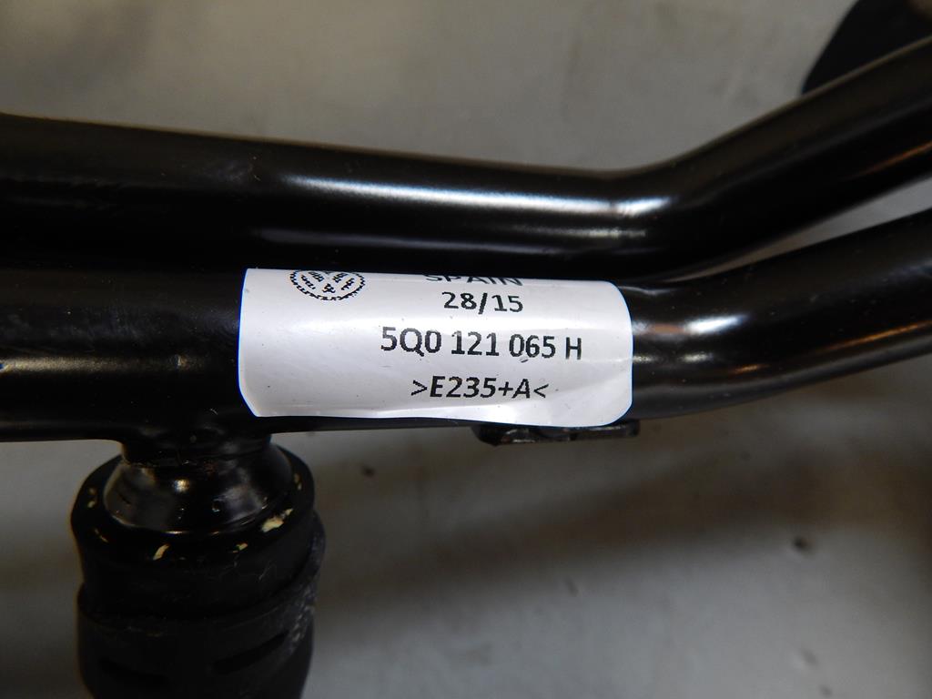 фото №3, Vw passat b8 шланг труба пабтрубок  воды 5q0121065f