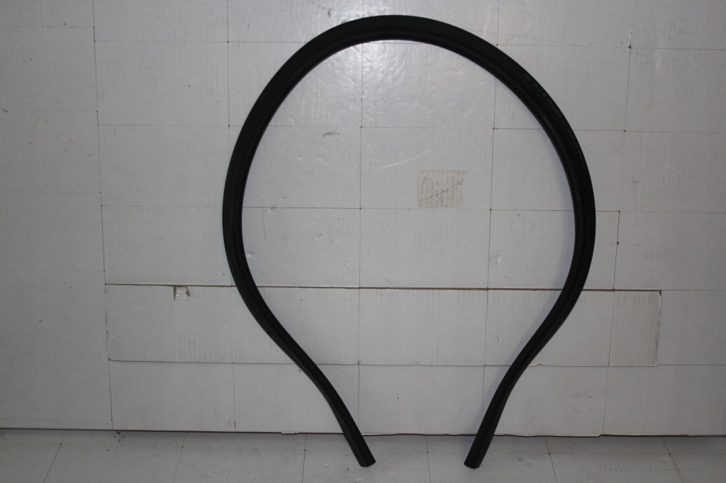 фото №1, Прокладка капот задня vw tiguan allspace 5na823723