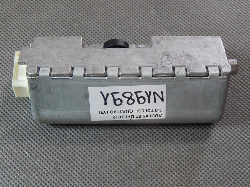 фото №3, Audi a5 8t камера ассистент переключения поперечина 8t0907217