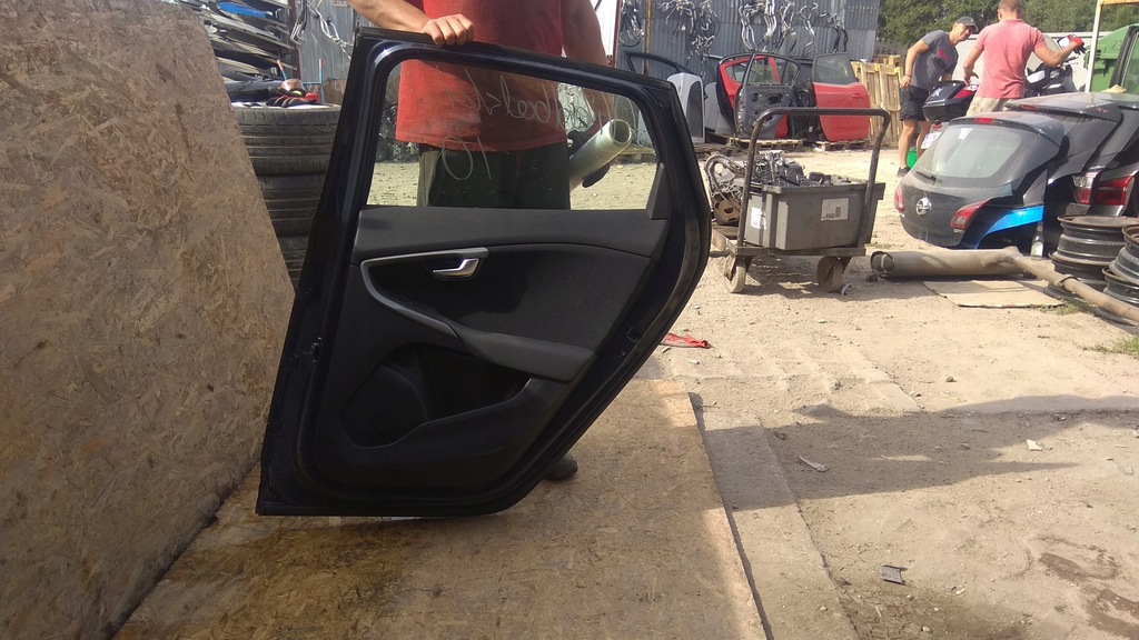 фото №5, Volvo v40 2 ii дверь правый задняя цвет caspian-blue