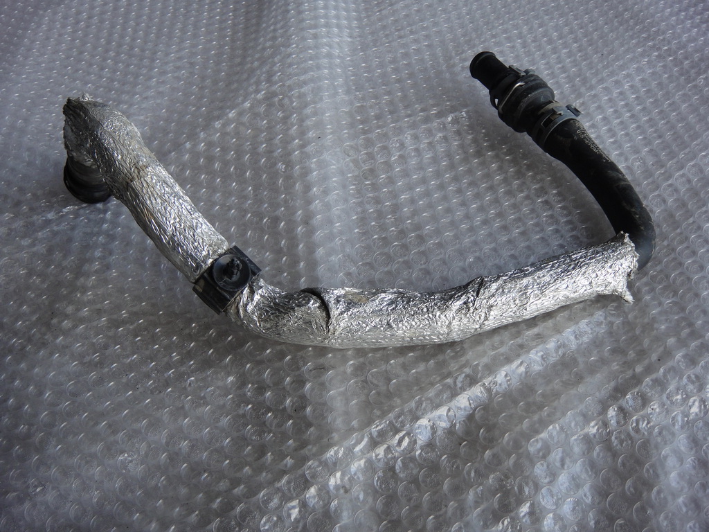 Купить Audi q7 e-tron труба пабтрубок  шланг воды 4m0122449p