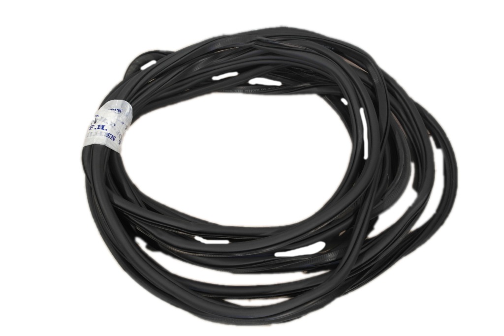 фото №1, Vw touran iii 5t прокладка кузовна правий задня