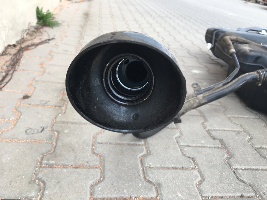 фото №2, Заливная горловина топлива kadjar