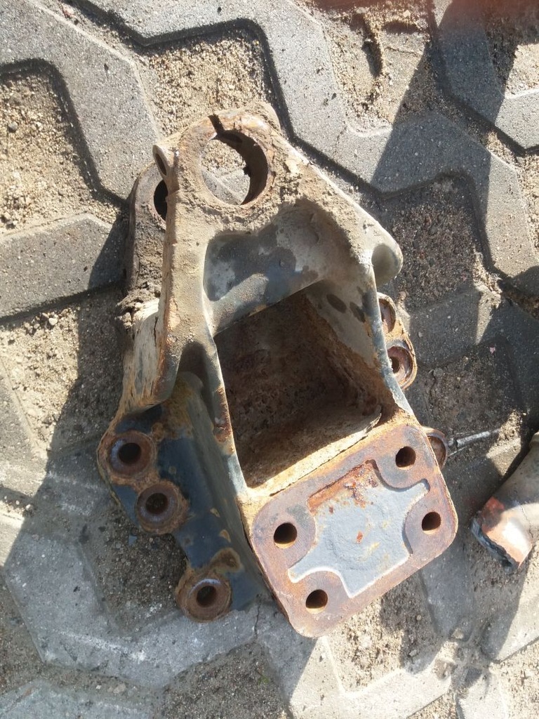 фото №1, Кронштейн рессора перед подушка polresoru левый man