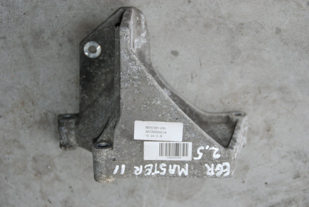 фото №1, Кронштейн двигуна renault master ii 8200931250 2.5 dci