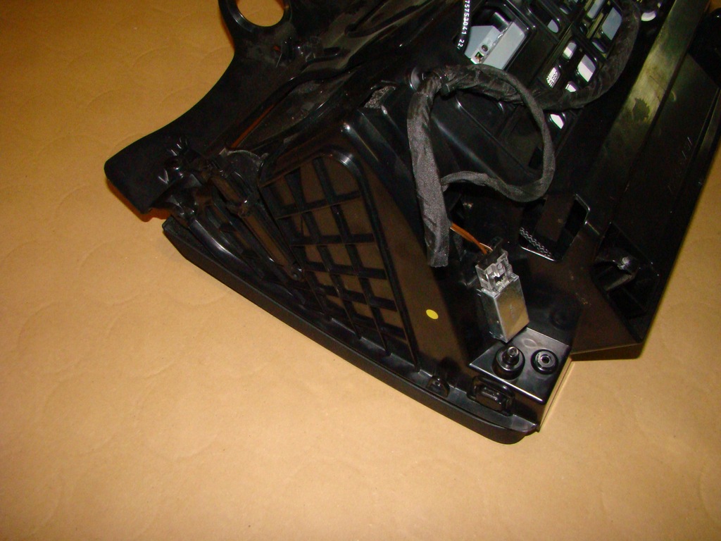 фото №7, Vw passat b6 бардачок пассажира + чейнджер дисков vw