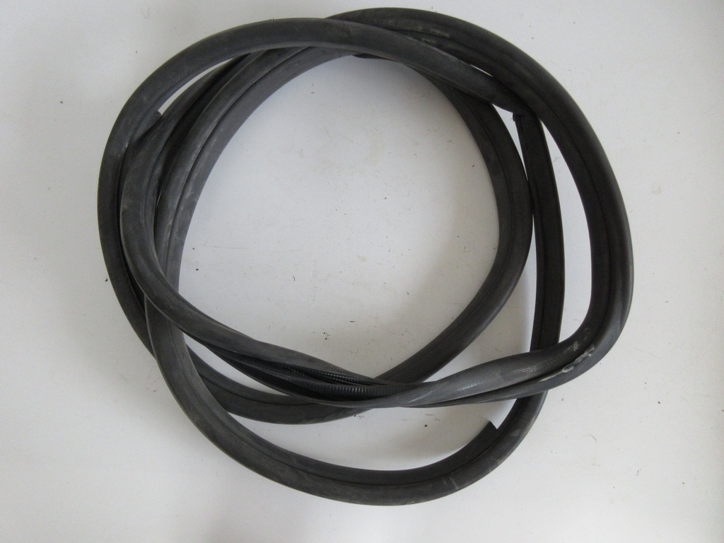 фото №1, Prius plus прокладка дверь передних левый перед