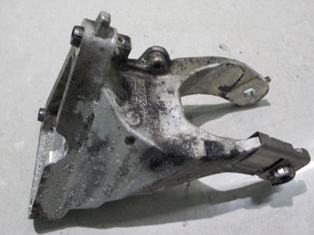 фото №1, Peugeot 607 2.7 hdi кронштейн двигуна