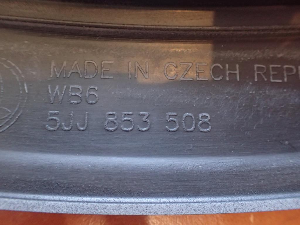 фото №4, Накладка молдинг крила правий перед skoda rapid