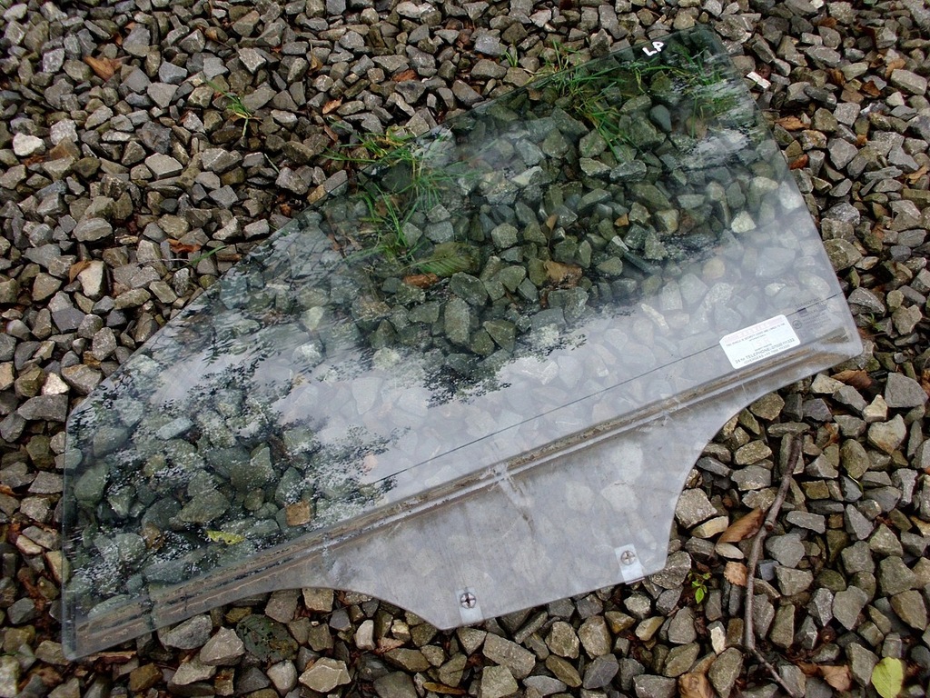 фото №1, Ssangyong rodius стекло боковая дверь левый перед