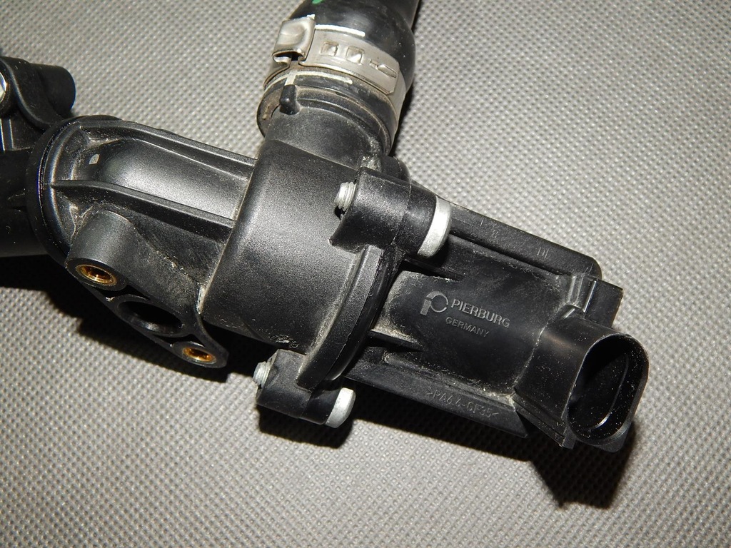 фото №5, Audi s8 a8 d4 патрубок электроклапан 079145751f