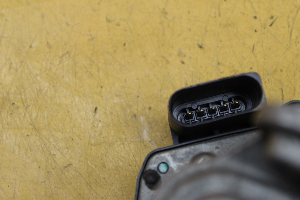 фото №9, Дросельна заслінка audi a3 8v 1.6 tdi clh 04l128059m