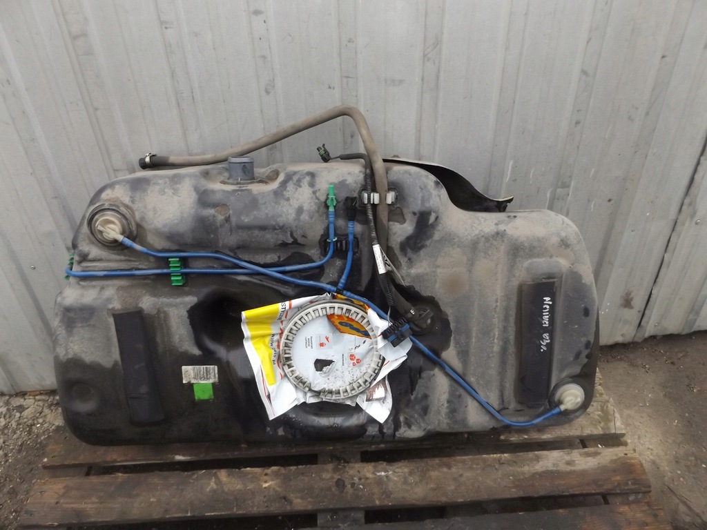 фото №1, Meriva a 1,7cdti bak топлива