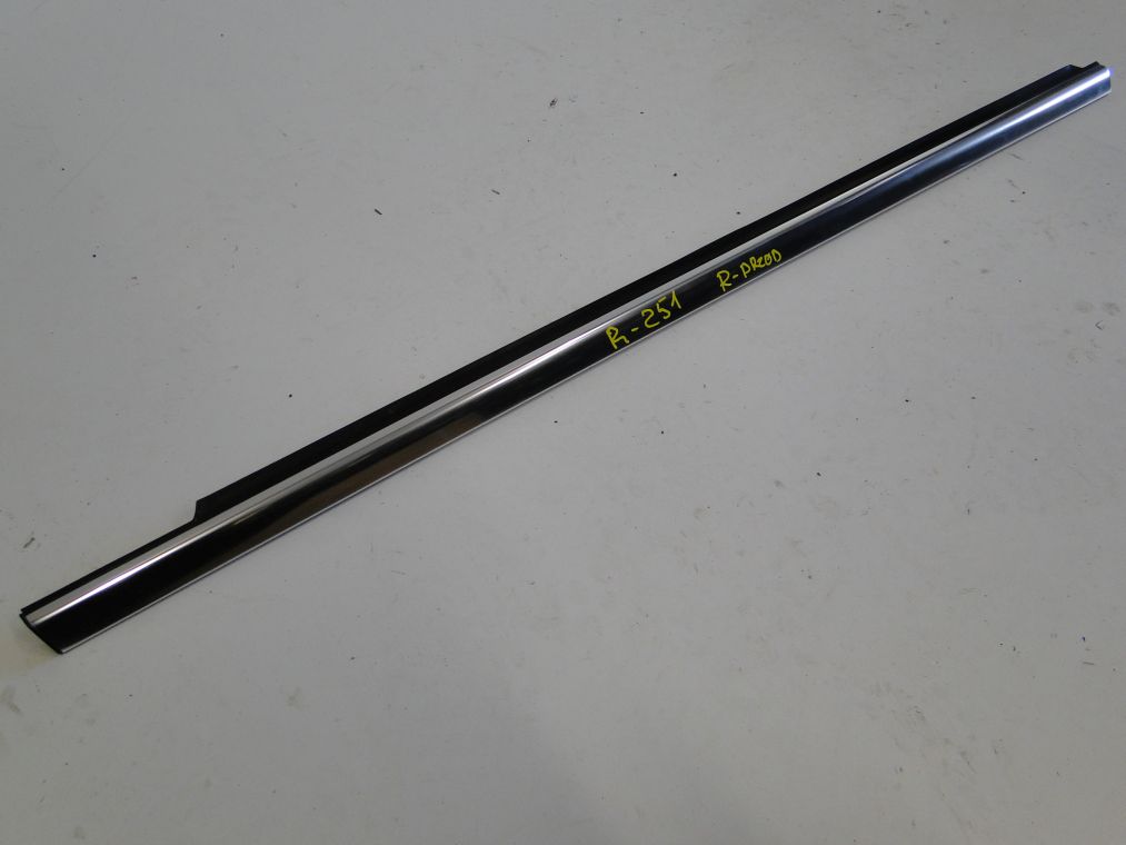 фото №3, Mercedes r klasa w251 молдинг хром na дверь правое