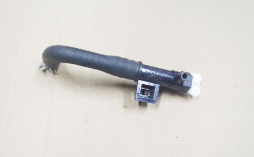 фото №1, Toyota оригинальный номер 16058-53010