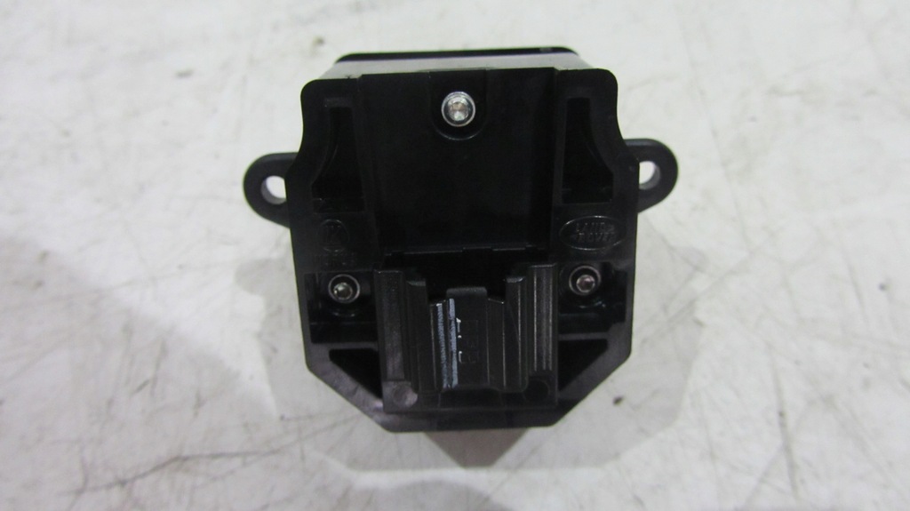 фото №3, Range rover evoque - кнопка тормоза ручного