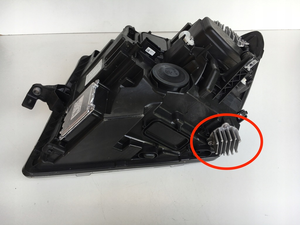 фото №4, Vw crafter 7c модуль jeż led правий