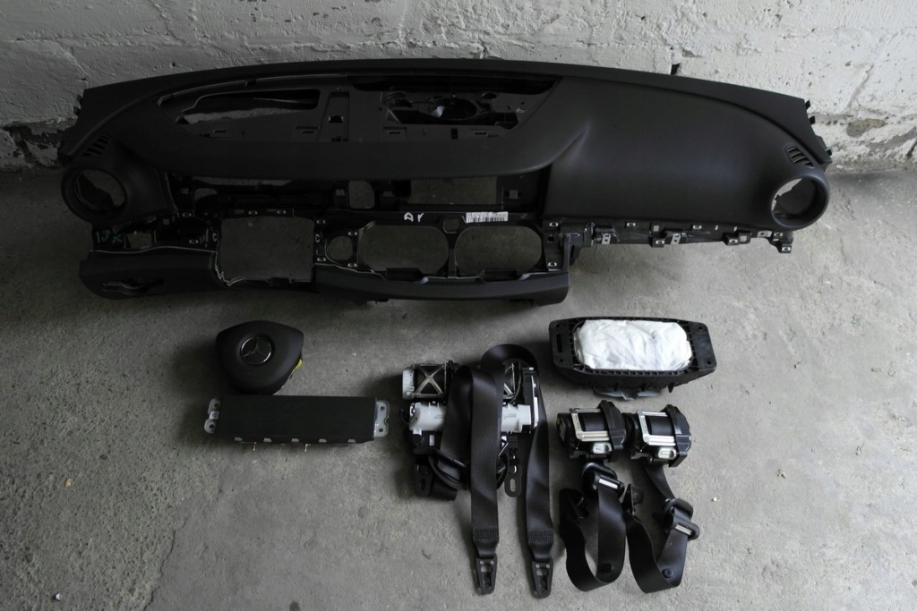 фото №1, Mercedes w213 e панель приладів консоль подушка безпеки панель приладів pulpit полиця pas ремені