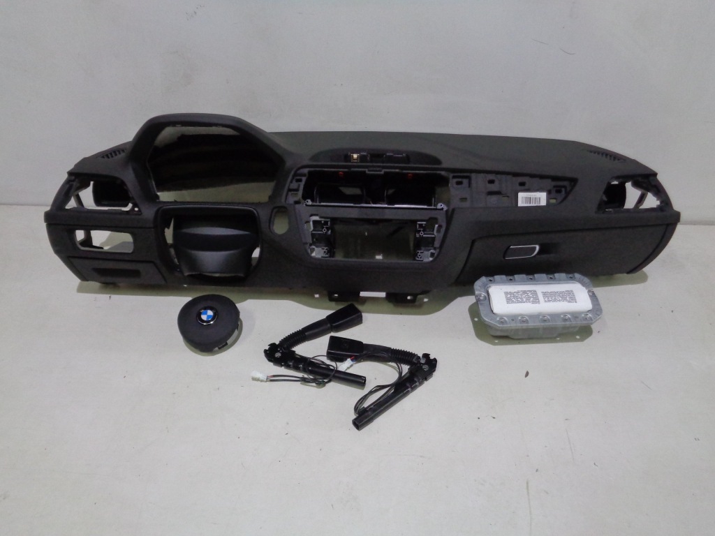 фото №1, Bmw 1 f20 f21 lift панель приладів подушка безпеки ремені комплект