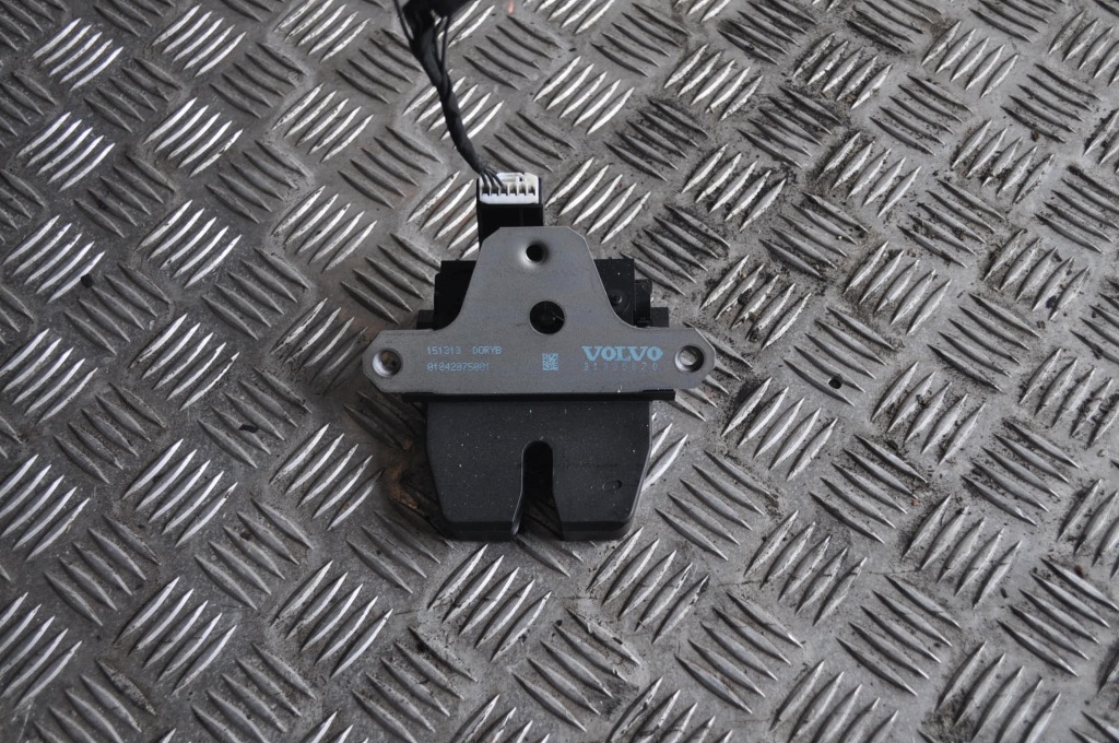 фото №1, Замок задний крышки 2.0d volvo v40 12-