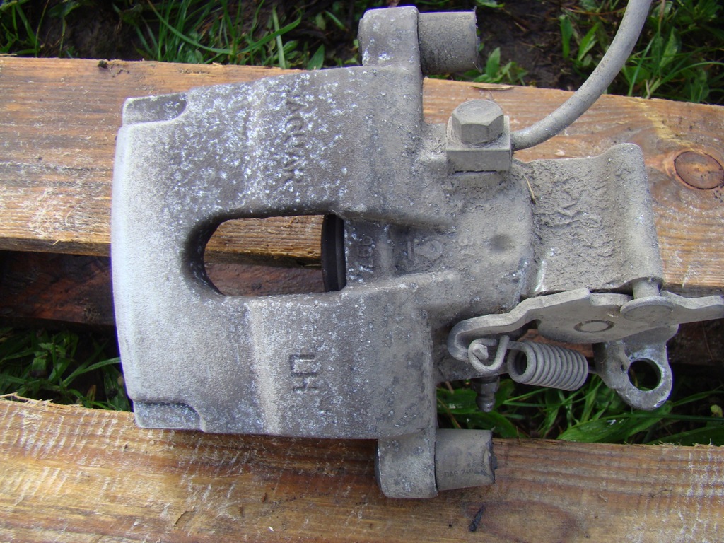 фото №1, Jaguar xf 2.2 суппорт задний левый