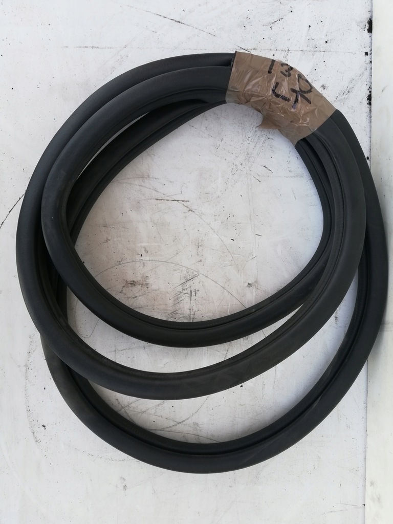 фото №1, Hyundai i30 07-12 прокладка дверь левый задняя