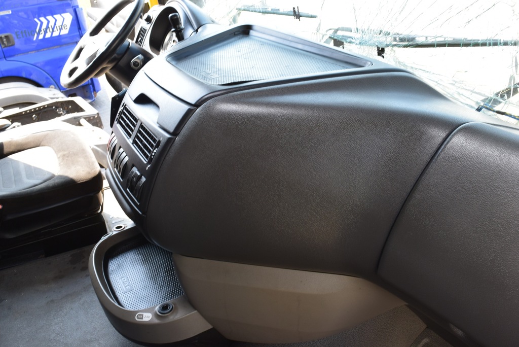 фото №8, Комплектна консоль панель приладів приладова daf xf 105